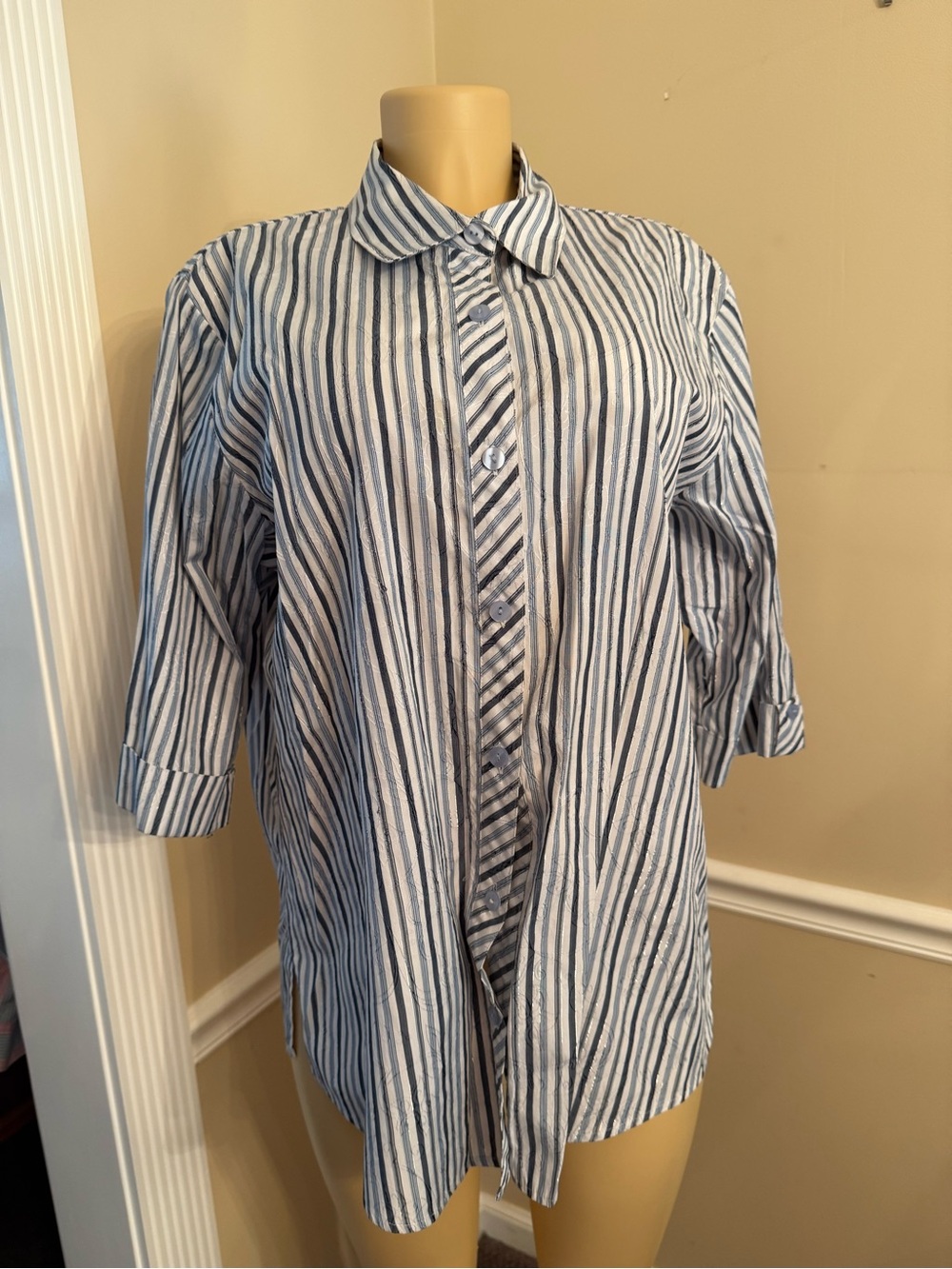 BonWorth Swirl Stitching White and Navy Striped Button-Up Shirt
